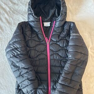 Columbia Kids Puffer Jacket in Black with Pink Zipper